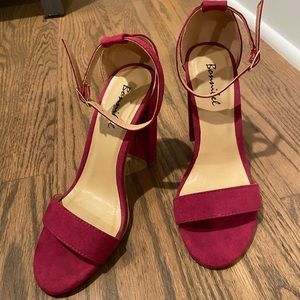 Fuchsia suede heels